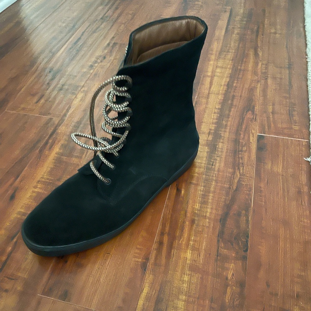 Tod’s suede boots.